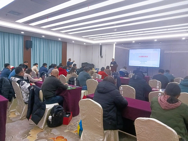 無錫市社區商會——勤新（xīn）商會攜（xié）手www.17c谘詢集團為企業家（jiā）賦能充電！