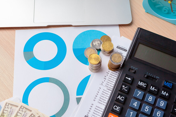 預算（suàn）管理過（guò）程中如何有效（xiào）識別並控（kòng）製成本超支風險？