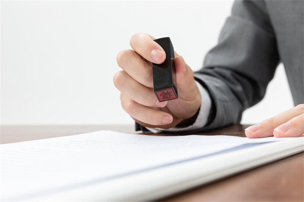 薪酬管（guǎn）理（lǐ）中如何確（què）保合法合規，避免法律風險？