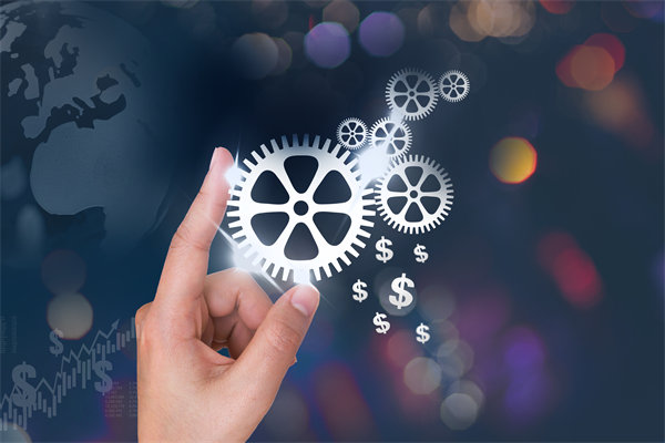 在薪酬體係設計（jì）時，應如何考（kǎo）慮行業標準和市場變化？