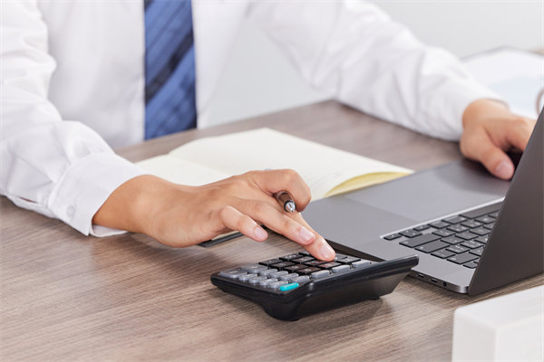 如何建立高（gāo）效預警係統，及時應對預算超支風險？