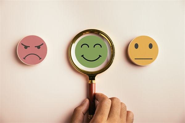 薪酬結構如何設計，才能既吸引（yǐn）人（rén）才，又促進內部公平？