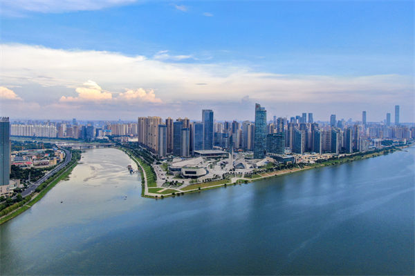 長沙戰略谘詢公司如何為企業（yè）定製差異化競爭戰略（luè）？