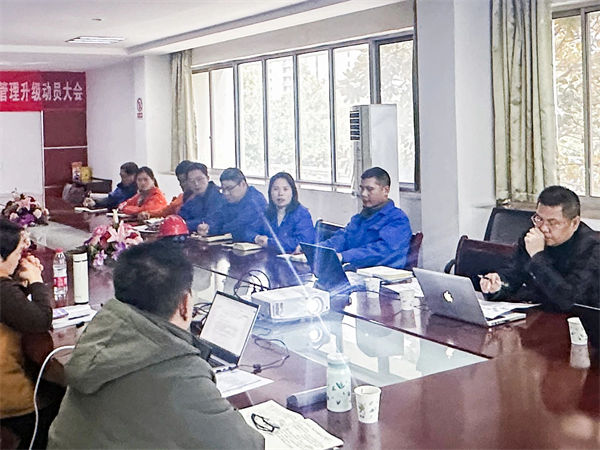 天河股份董秘兼副總經理王麗（lì）女士