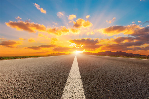 兩（liǎng）會（huì）熱議破解企業“生長痛”，對企業（yè）戰略管理有何啟示？