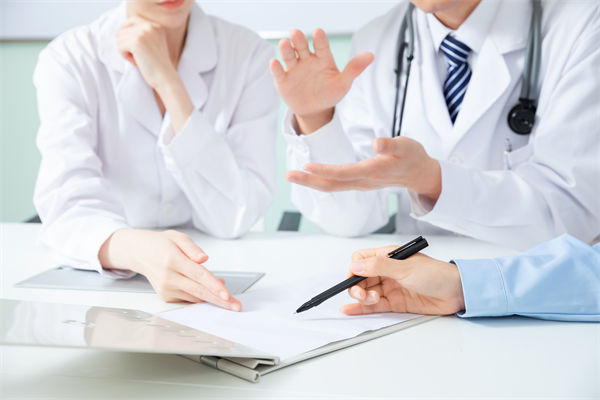 薪酬管理谘詢：女子花1780元考陪診師證卻無單可接