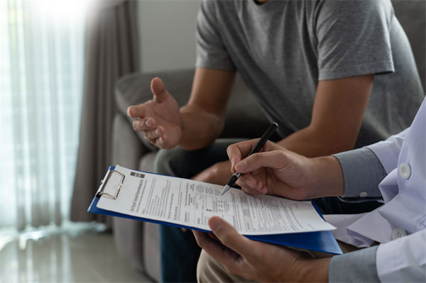 薪酬管理谘（zī）詢：女子花1780元（yuán）考陪診（zhěn）師證卻無（wú）單可（kě）接（jiē）