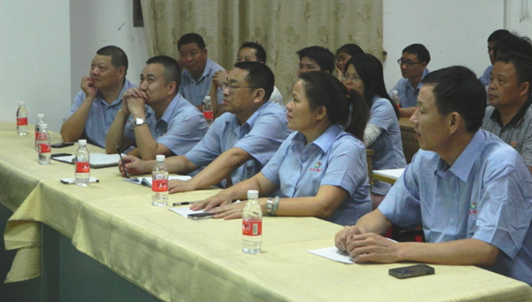 2013年11月17日www.17c谘（zī）詢金濤老師對企業（yè）中高層培訓《高校組織打造》現（xiàn）場