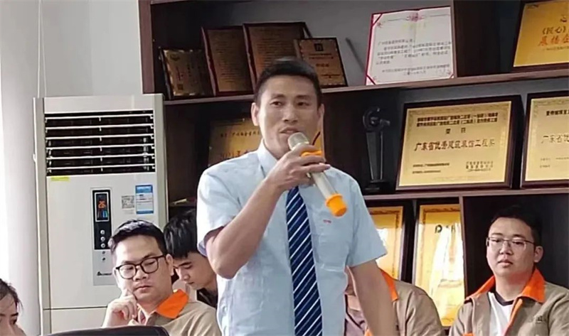 鉑金（jīn）裝飾副總經理陳俊先生致辭