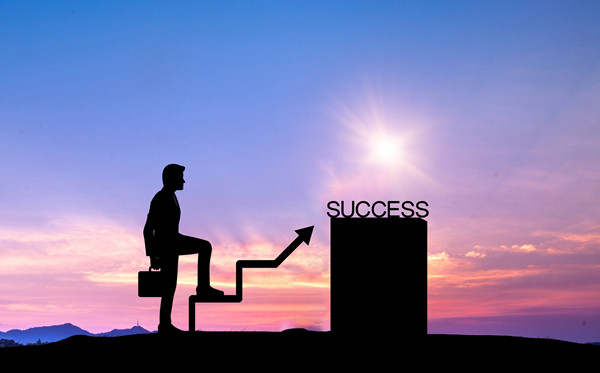 全麵評估戰略（luè）風（fēng）險，及時調（diào）整戰略方向