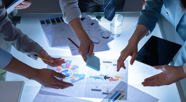 績效考（kǎo）核與反饋：及時反饋，指導改進