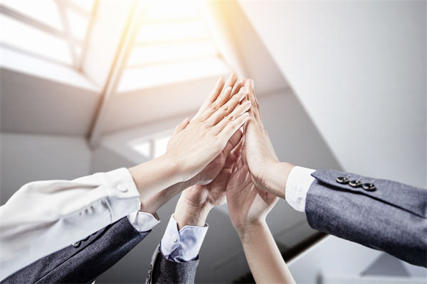 深化企（qǐ）業管理協同，強化團隊協作（zuò），共築企業輝煌