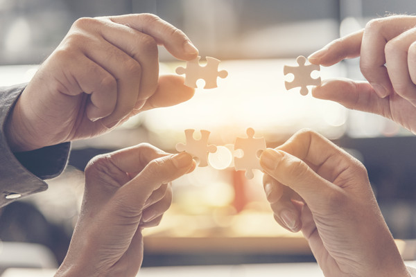 戰（zhàn）略谘詢，助力企業破解發展難題（tí），實現跨（kuà）越發展