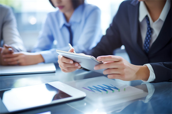 加強（qiáng）企業管理團隊建設，打造（zào）專業化、高效化管（guǎn）理團隊