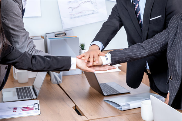 績效考核體（tǐ）係如何平（píng）衡短期成果與長期戰略發展？