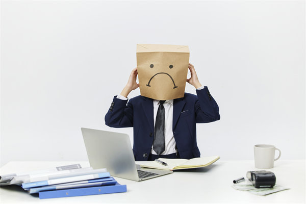 組織變革中，如何管理員工情緒與阻力，確（què）保平穩過渡？