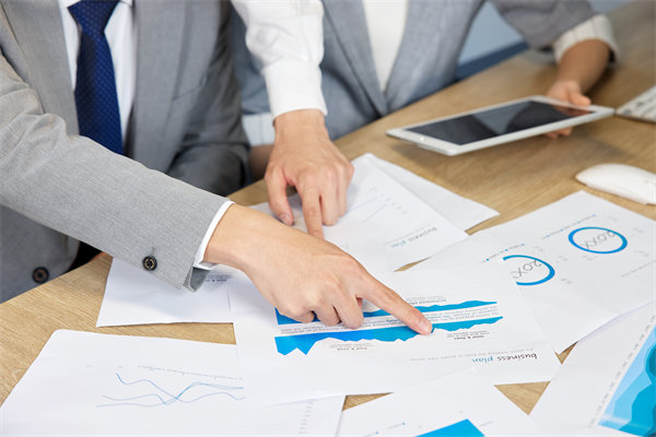 隨著業務發展，如何靈活（huó）調整組（zǔ）織規模與結構？