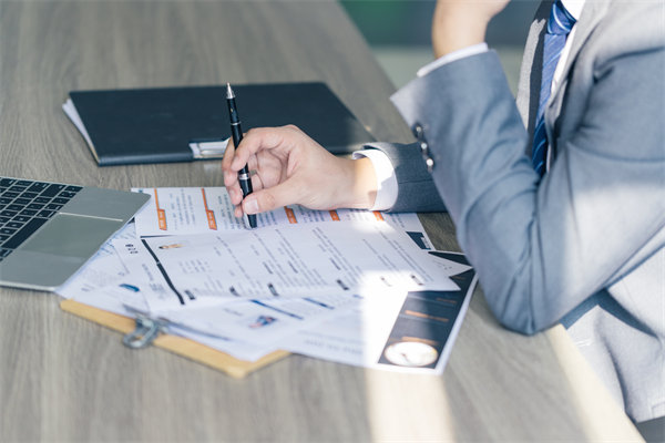 企業在招（zhāo）聘（pìn）過程中，如何確（què）保公（gōng）平性與多樣性並存？