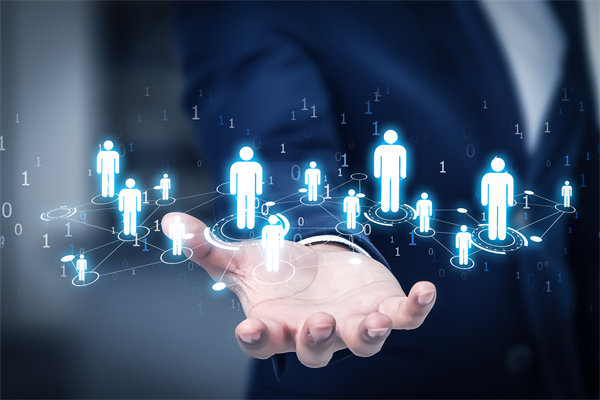 在變革中，如何有效管理組織內部的衝突與（yǔ）不確定性？