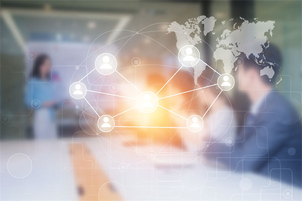 組織規劃中，如何確保戰（zhàn）略方向與市場需求（qiú）一致？