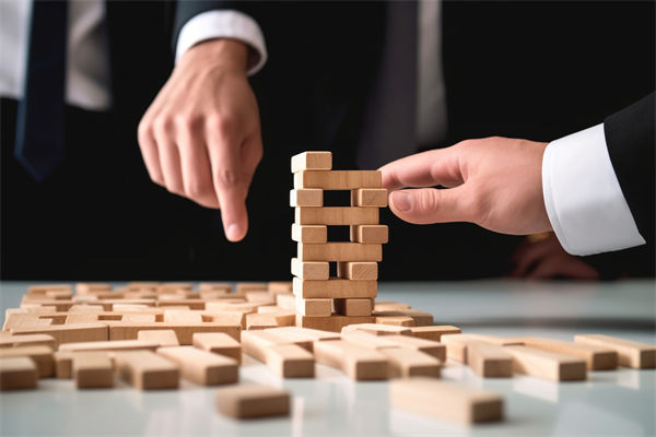 組織規（guī）劃管理中如何識（shí）別並應對（duì）潛在（zài）的風險和挑戰？