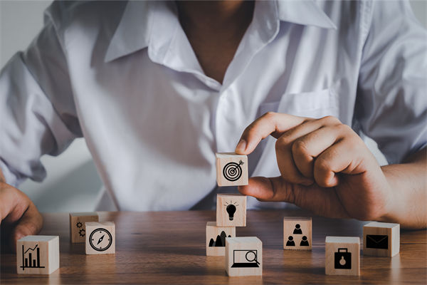 商（shāng）業環境複（fù）雜多變，如何高效實（shí）施集團全麵管（guǎn）控策略？