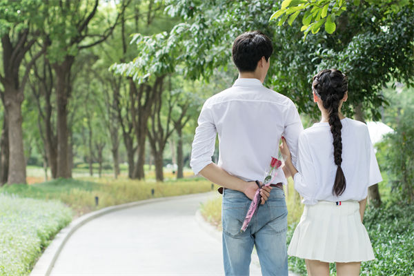 廣（guǎng）東一公司發錢鼓勵員工談戀愛（ài），品牌（pái）營銷怎麽看？