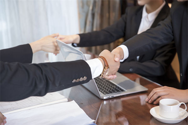 如何通過績效谘詢提升企業的整體運營效率？