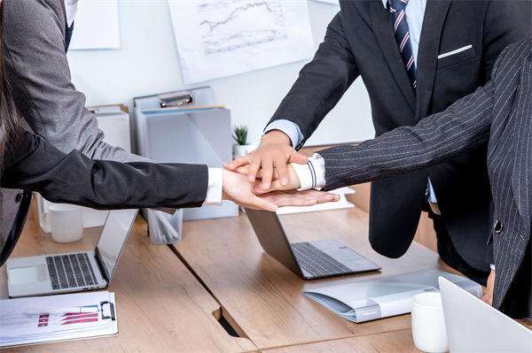 年度經（jīng）營（yíng）計劃如何與企業的長期（qī）戰略目標相銜接？