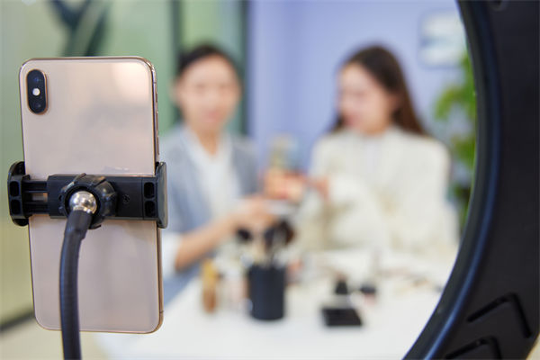 超200名（míng）國家一級演員開始（shǐ）做（zuò）直播，精益生產怎麽看？