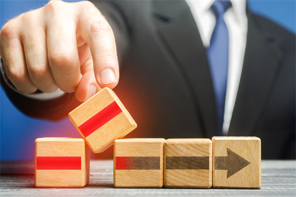 精益管理實施（shī）中，如何（hé）確保持（chí）續改進機製的有（yǒu）效運（yùn）行？