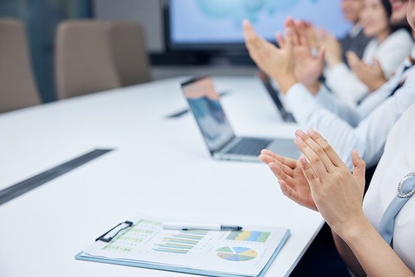 企業的會議管理（lǐ）製度不完善，如同虛設怎麽（me）辦（bàn）？