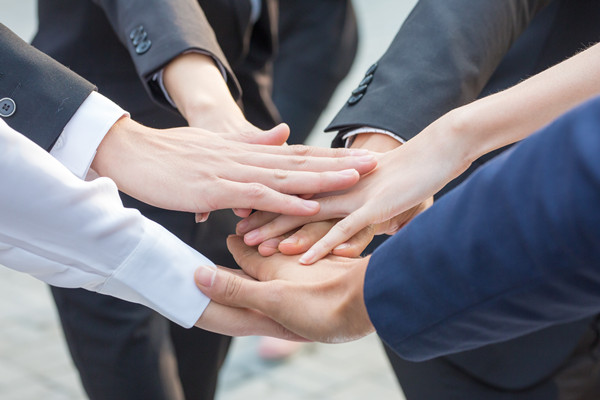 跨部門協作時，如何公平地衡量和評估每個人的績效？