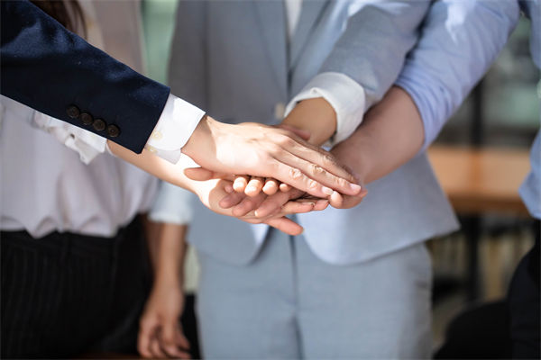 新老員工文（wén）化衝突不斷，企業文化怎樣實現融合傳承？