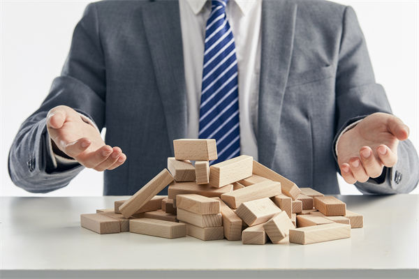 企業的績效層層加碼，是激（jī）發鬥誌還是（shì）逼走人才？