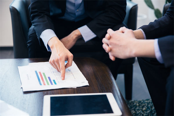 市場突變衝垮計（jì）劃，如何構建滾動調整的動態校（xiào）準機製？