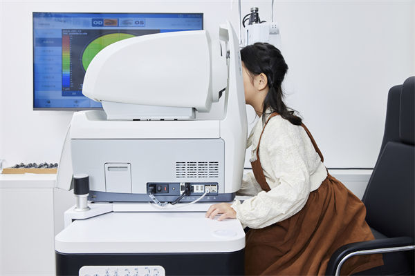 製造（zào）業管理：電子產品“防藍光”功能真能護眼嗎？