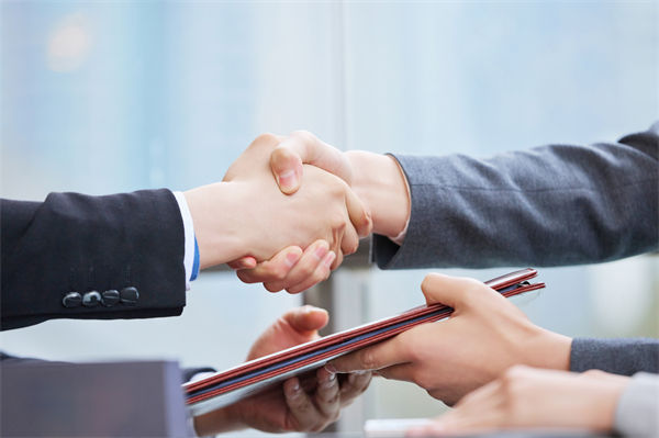 集（jí）團管控管理：董（dǒng）事（shì）長和明星女友內幕交易被刑拘（jū）